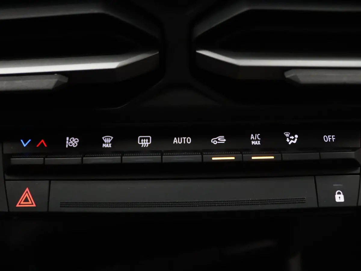 140pk Hybrid Journey Apple Carplay/Android Auto | Climate