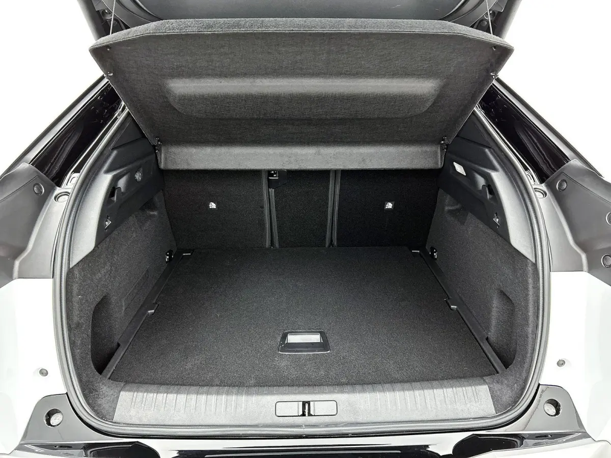 230pk GT Long Range 97 kWh Automaat | Accu 100% | Navigatie | Schuif/Kantel Dak | Elektrische Stoelen | Camera Voor + Achter | Warmtepomp |  HiFi Focal |