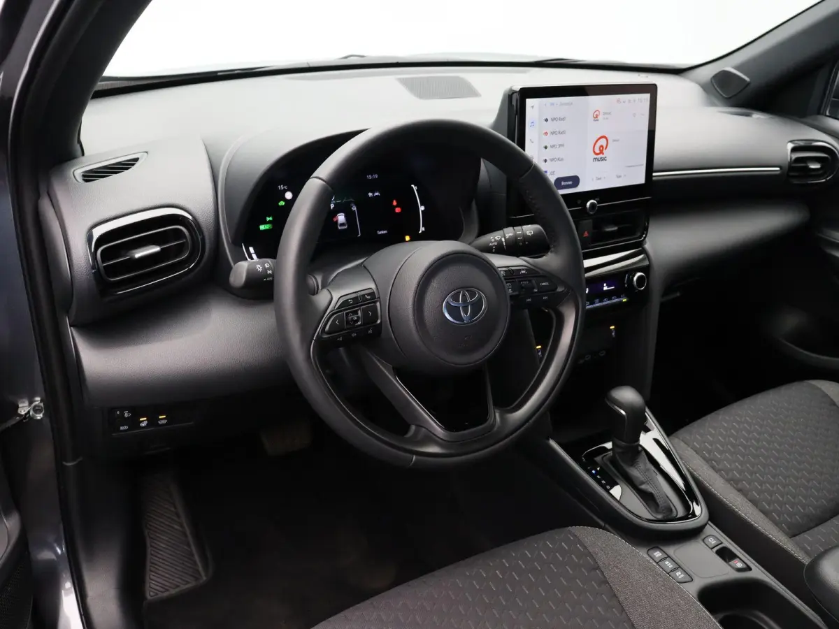 1.5 Hybrid 115 Dynamic | Stoelverwarming | Stuurwielverwarming | Apple Carplay & Android Auto |