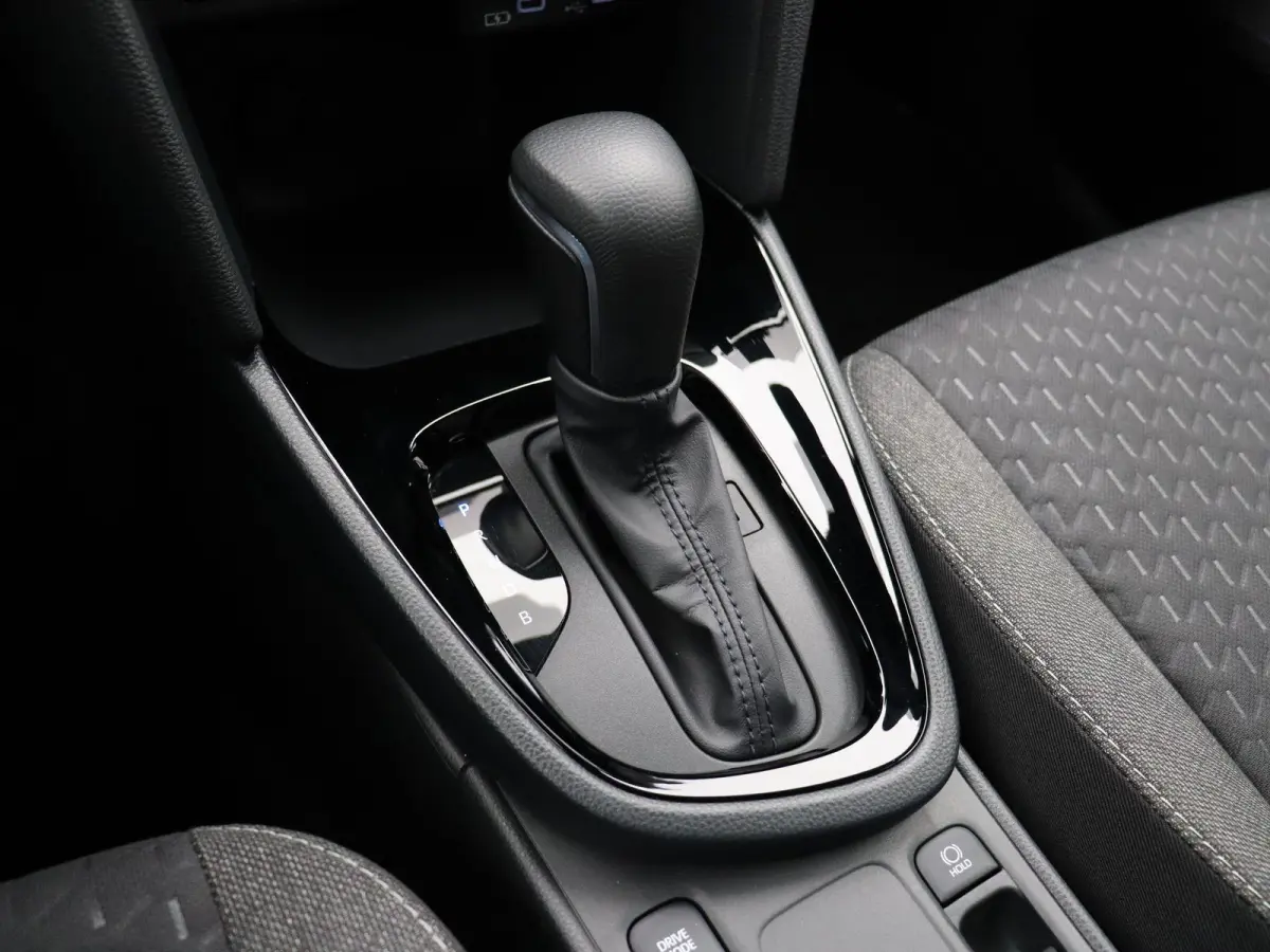 1.5 Hybrid 115 Dynamic | Stoelverwarming | Stuurwielverwarming | Apple Carplay & Android Auto |
