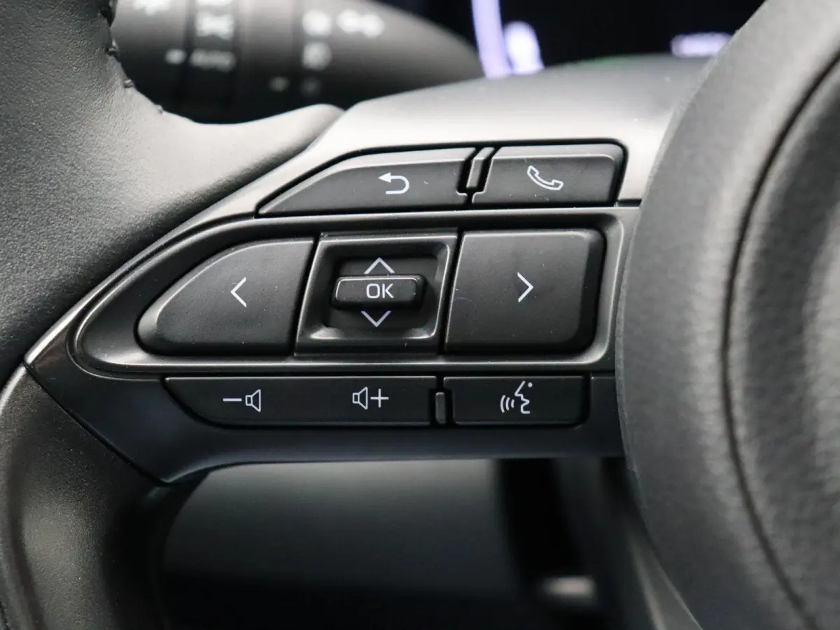 1.5 Hybrid 115 Dynamic | Stoelverwarming | Stuurwielverwarming | Apple Carplay & Android Auto |