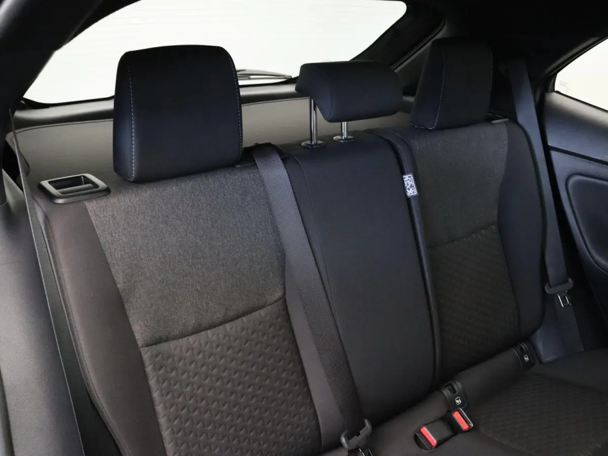1.5 Hybrid 115 Dynamic | Stoelverwarming | Stuurwielverwarming | Apple Carplay & Android Auto |