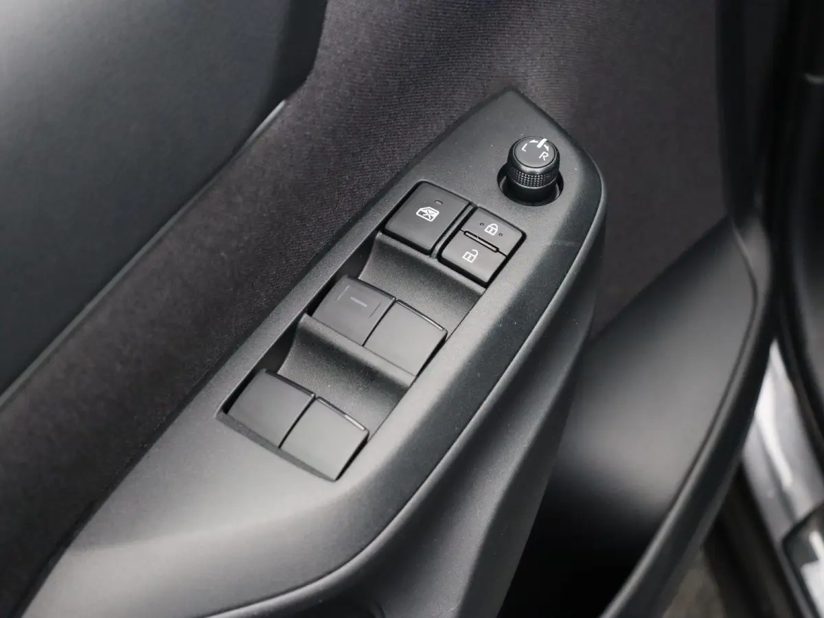 1.5 Hybrid 115 Dynamic | Stoelverwarming | Stuurwielverwarming | Apple Carplay & Android Auto |