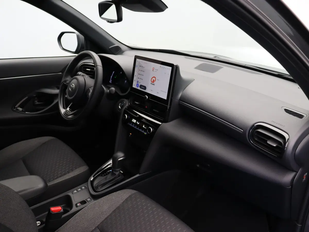 1.5 Hybrid 115 Dynamic | Stoelverwarming | Stuurwielverwarming | Apple Carplay & Android Auto |