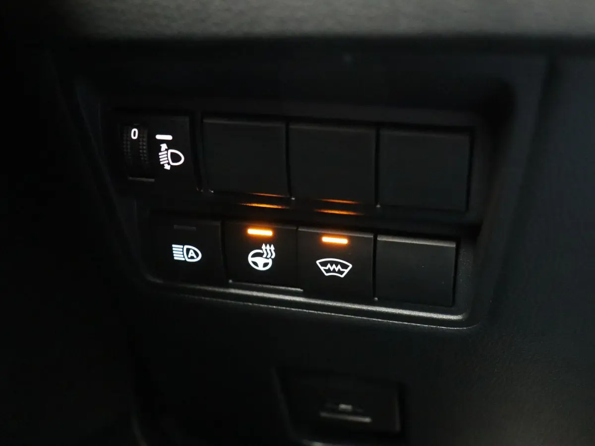 1.5 Hybrid 115 Dynamic | Stoelverwarming | Stuurwielverwarming | Apple Carplay & Android Auto |