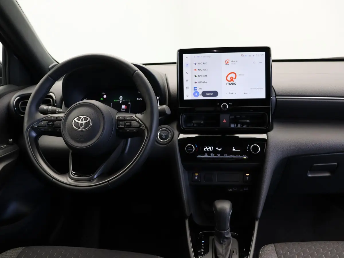 1.5 Hybrid 115 Dynamic | Stoelverwarming | Stuurwielverwarming | Apple Carplay & Android Auto |