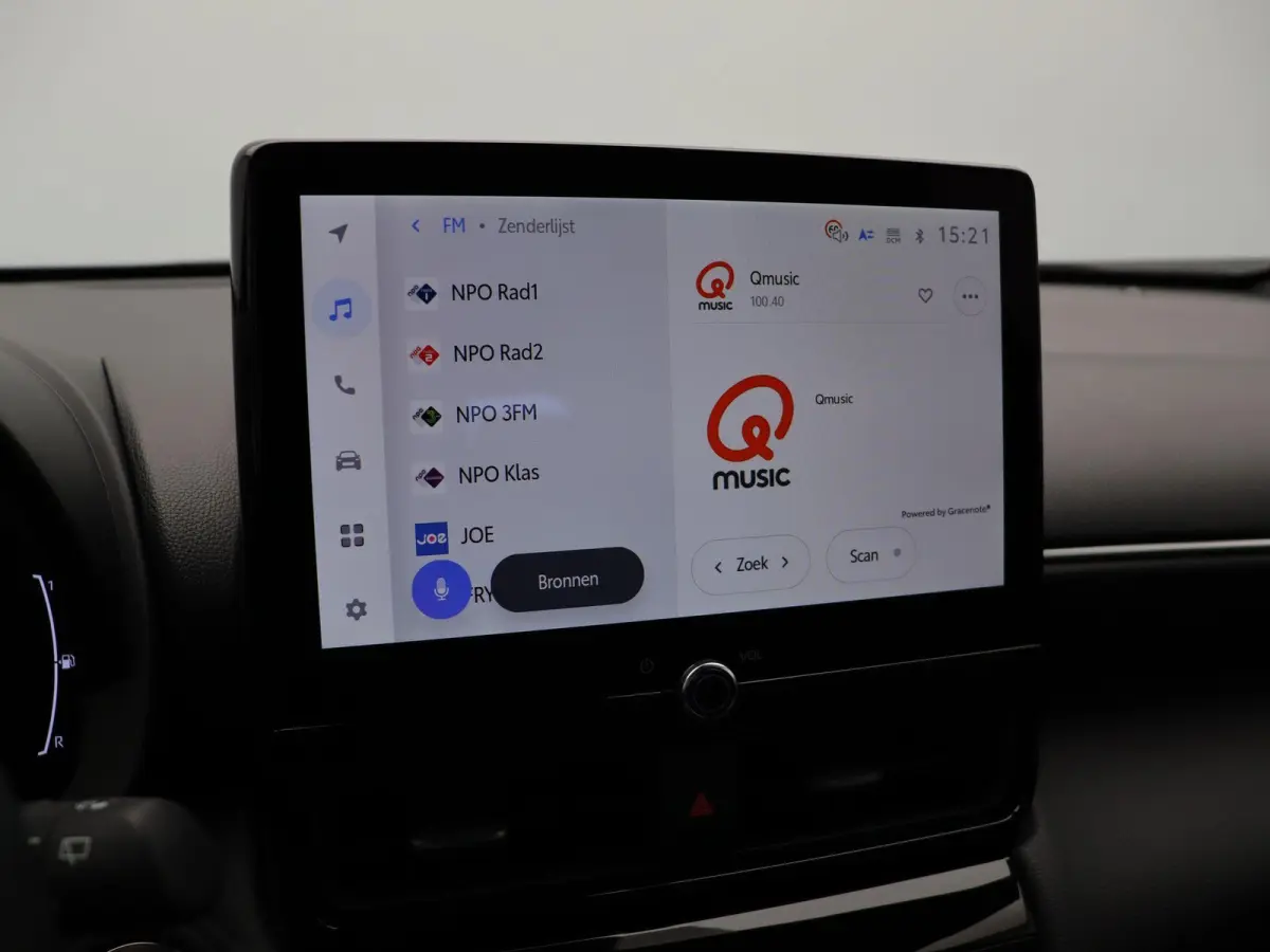 1.5 Hybrid 115 Dynamic | Stoelverwarming | Stuurwielverwarming | Apple Carplay & Android Auto |