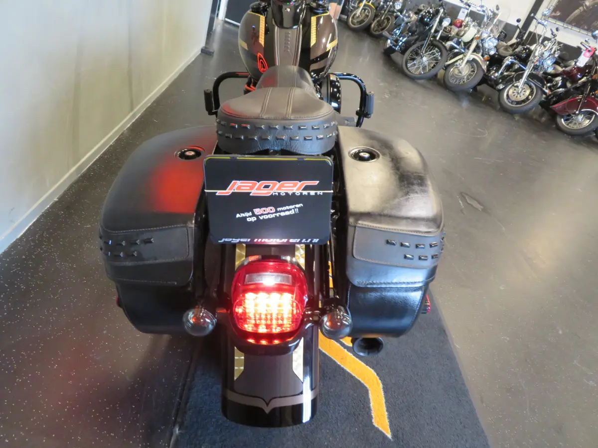 FLHC HERITAGE 107 NIEUWSTAA