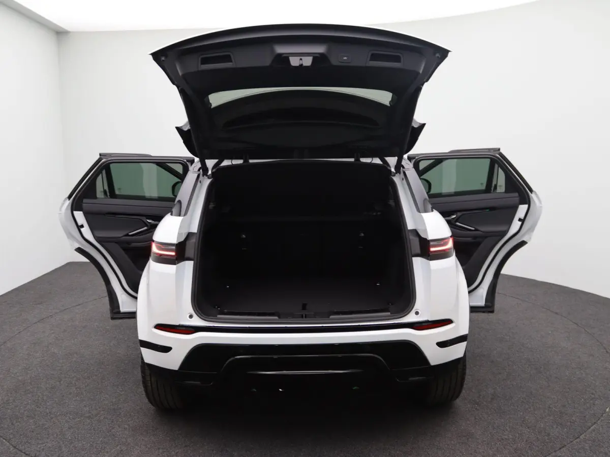 1.5 P270e PHEV AWD SE Dynamic Edition Elektrische trekhaak | Panorama dak | 20" L.M. | Black Pack