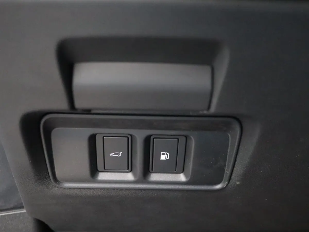 1.5 P270e PHEV AWD SE Dynamic Edition Elektrische trekhaak | Panorama dak | 20" L.M. | Black Pack