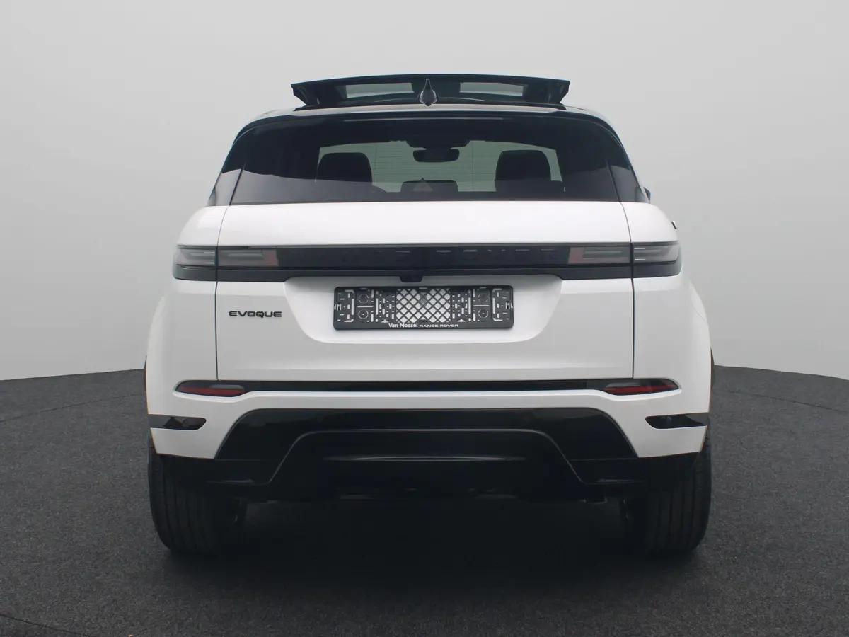 1.5 P270e PHEV AWD SE Dynamic Edition Elektrische trekhaak | Panorama dak | 20" L.M. | Black Pack