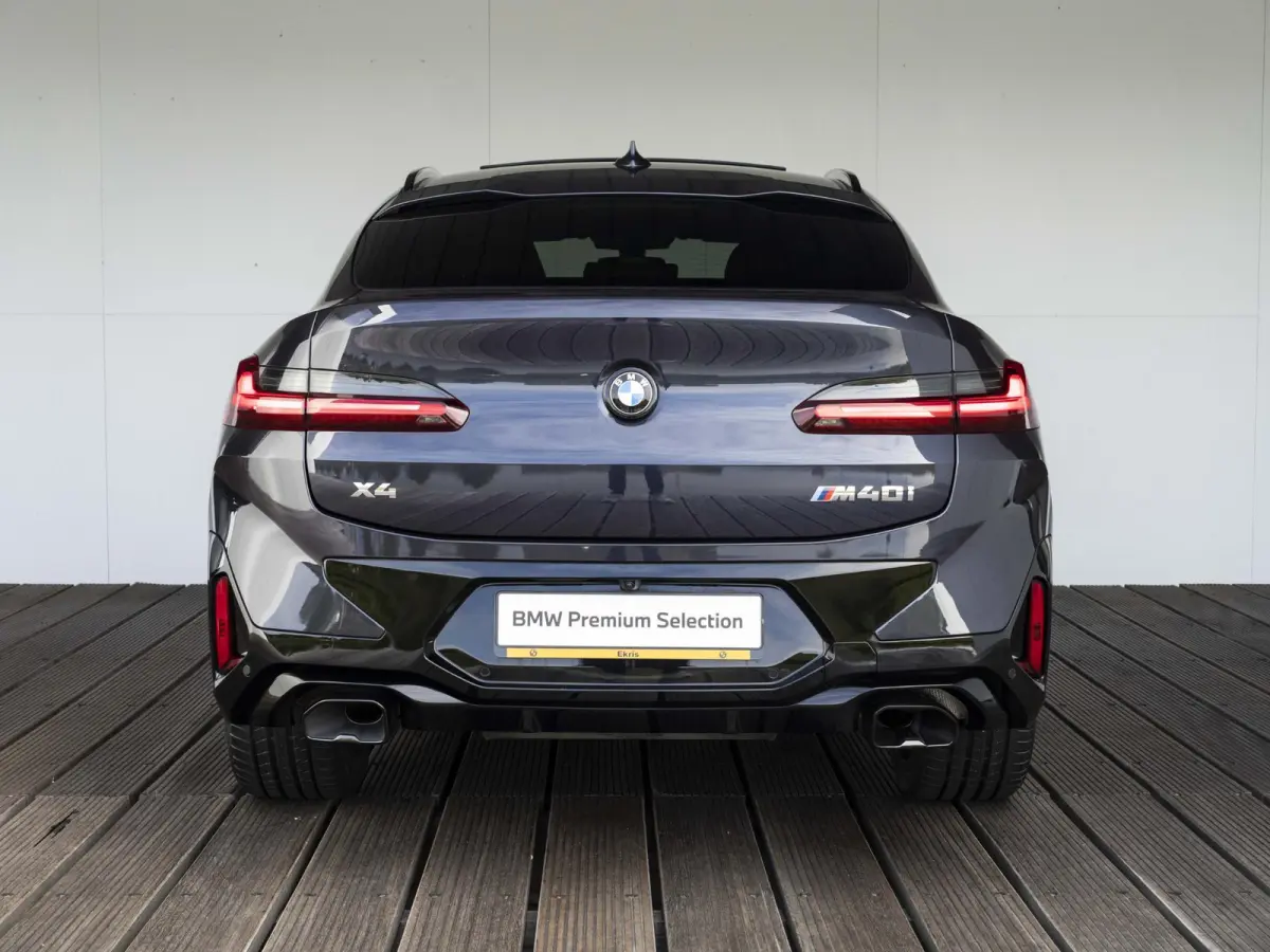 M40i | High Executive | M Sport Plus Pack | Macaoblauw | Stuurwielrand verwarmd | Comfort Access | Panoramadak | Head-Up Display | Harman Kardon | 21''