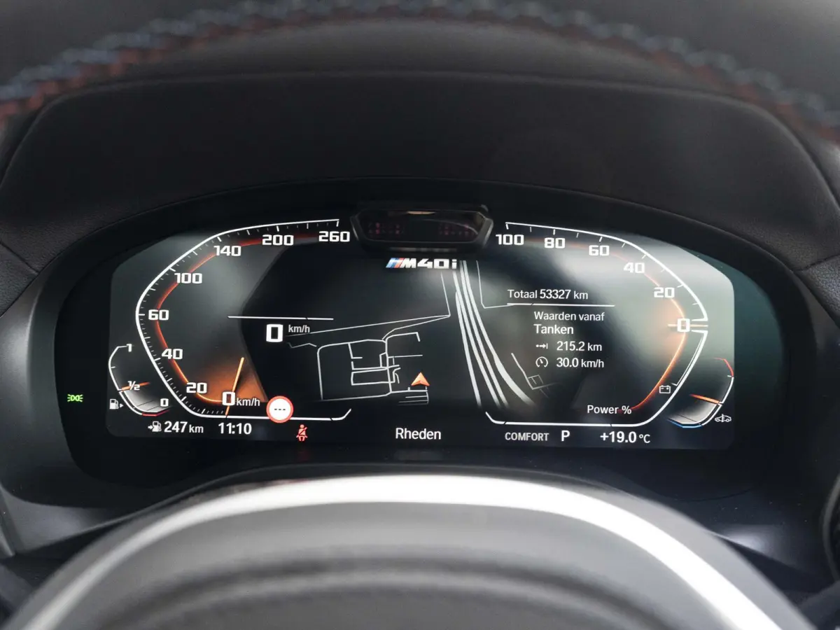 M40i | High Executive | M Sport Plus Pack | Macaoblauw | Stuurwielrand verwarmd | Comfort Access | Panoramadak | Head-Up Display | Harman Kardon | 21''
