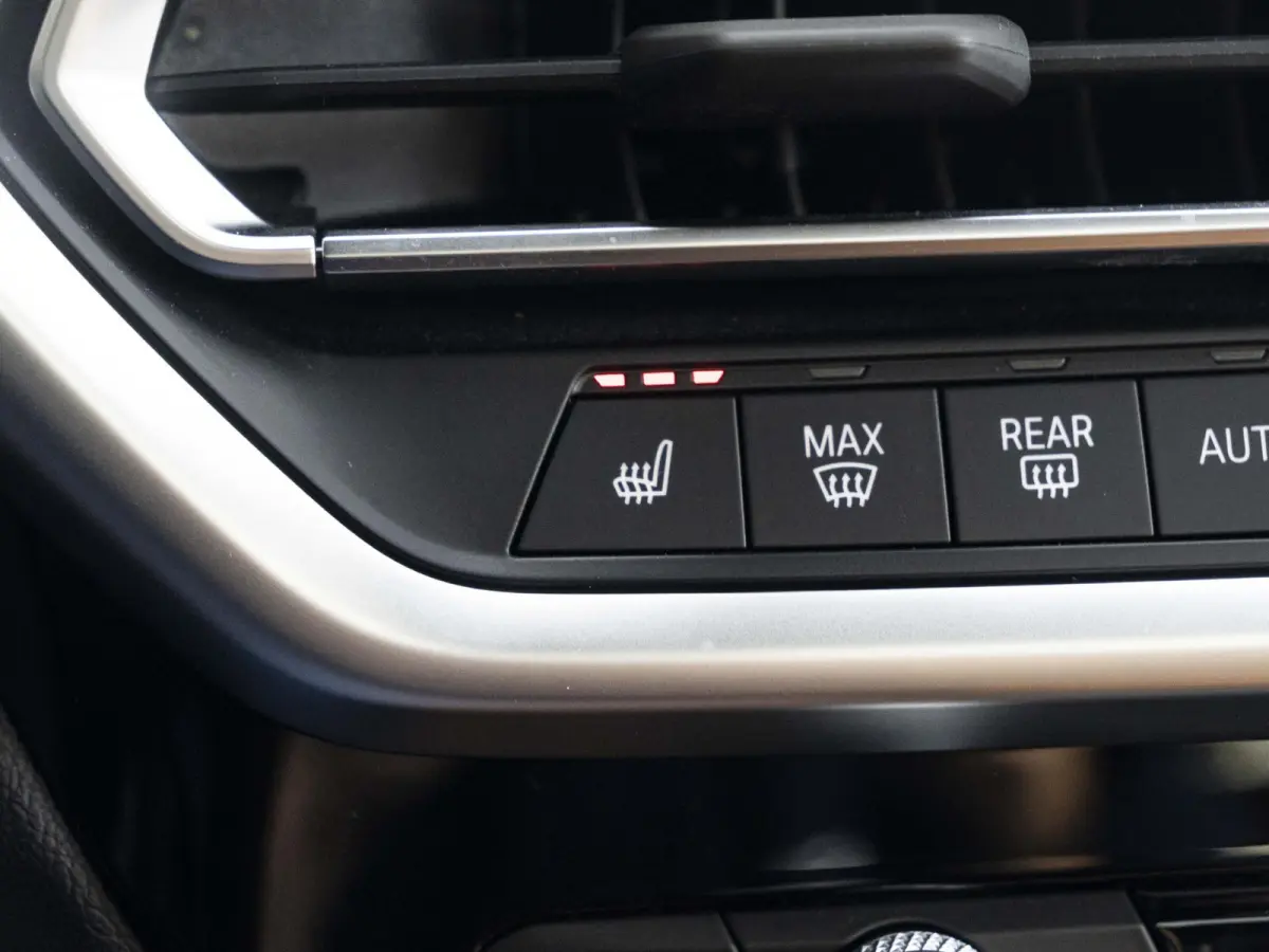 M40i | High Executive | M Sport Plus Pack | Macaoblauw | Stuurwielrand verwarmd | Comfort Access | Panoramadak | Head-Up Display | Harman Kardon | 21''