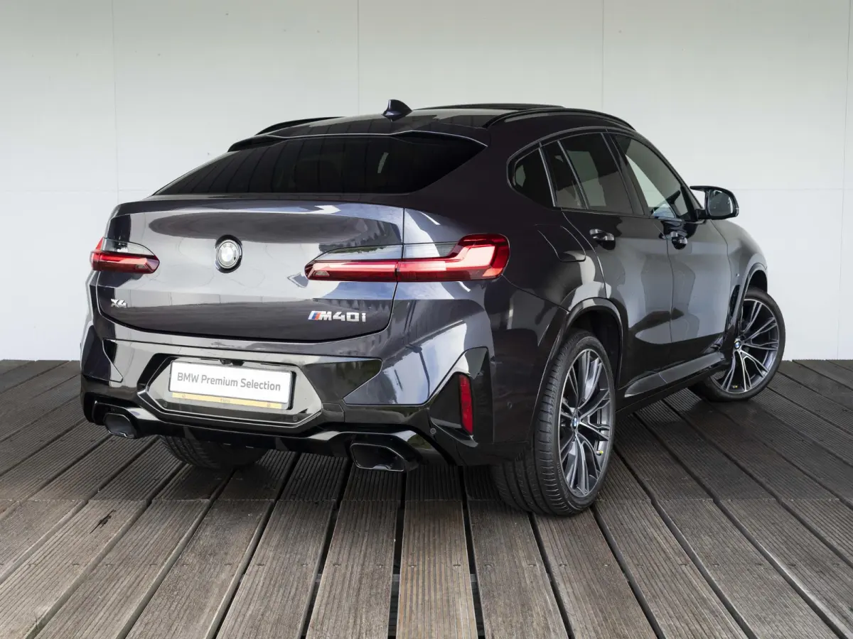 M40i | High Executive | M Sport Plus Pack | Macaoblauw | Stuurwielrand verwarmd | Comfort Access | Panoramadak | Head-Up Display | Harman Kardon | 21''