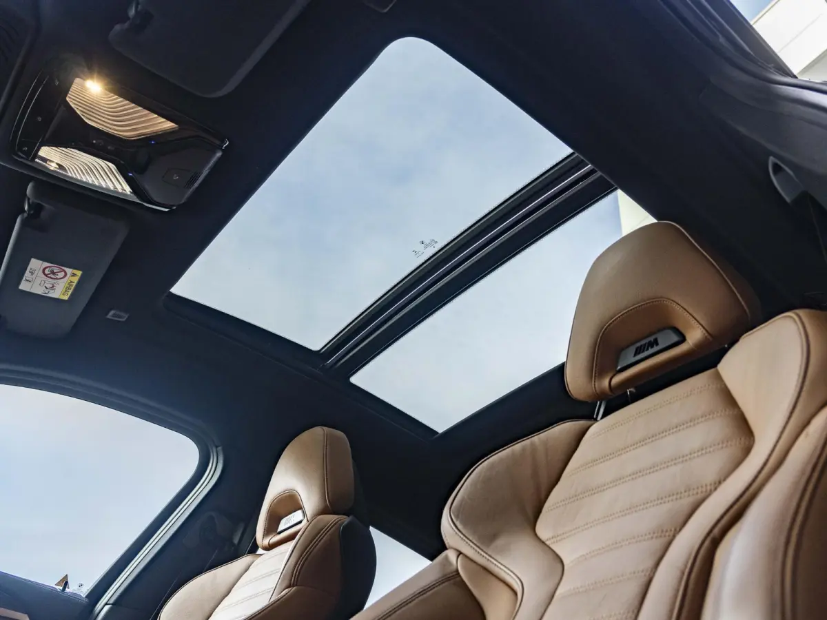 M40i | High Executive | M Sport Plus Pack | Macaoblauw | Stuurwielrand verwarmd | Comfort Access | Panoramadak | Head-Up Display | Harman Kardon | 21''