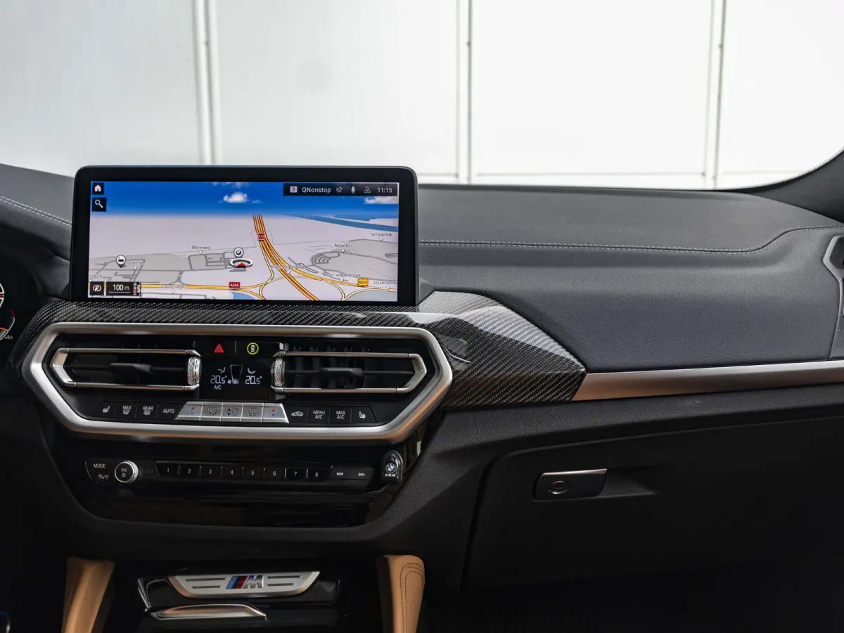 M40i | High Executive | M Sport Plus Pack | Macaoblauw | Stuurwielrand verwarmd | Comfort Access | Panoramadak | Head-Up Display | Harman Kardon | 21''