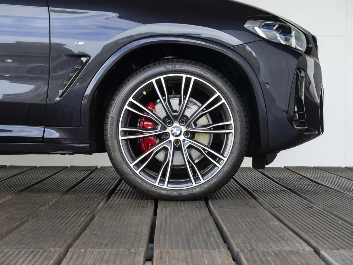 M40i | High Executive | M Sport Plus Pack | Macaoblauw | Stuurwielrand verwarmd | Comfort Access | Panoramadak | Head-Up Display | Harman Kardon | 21''
