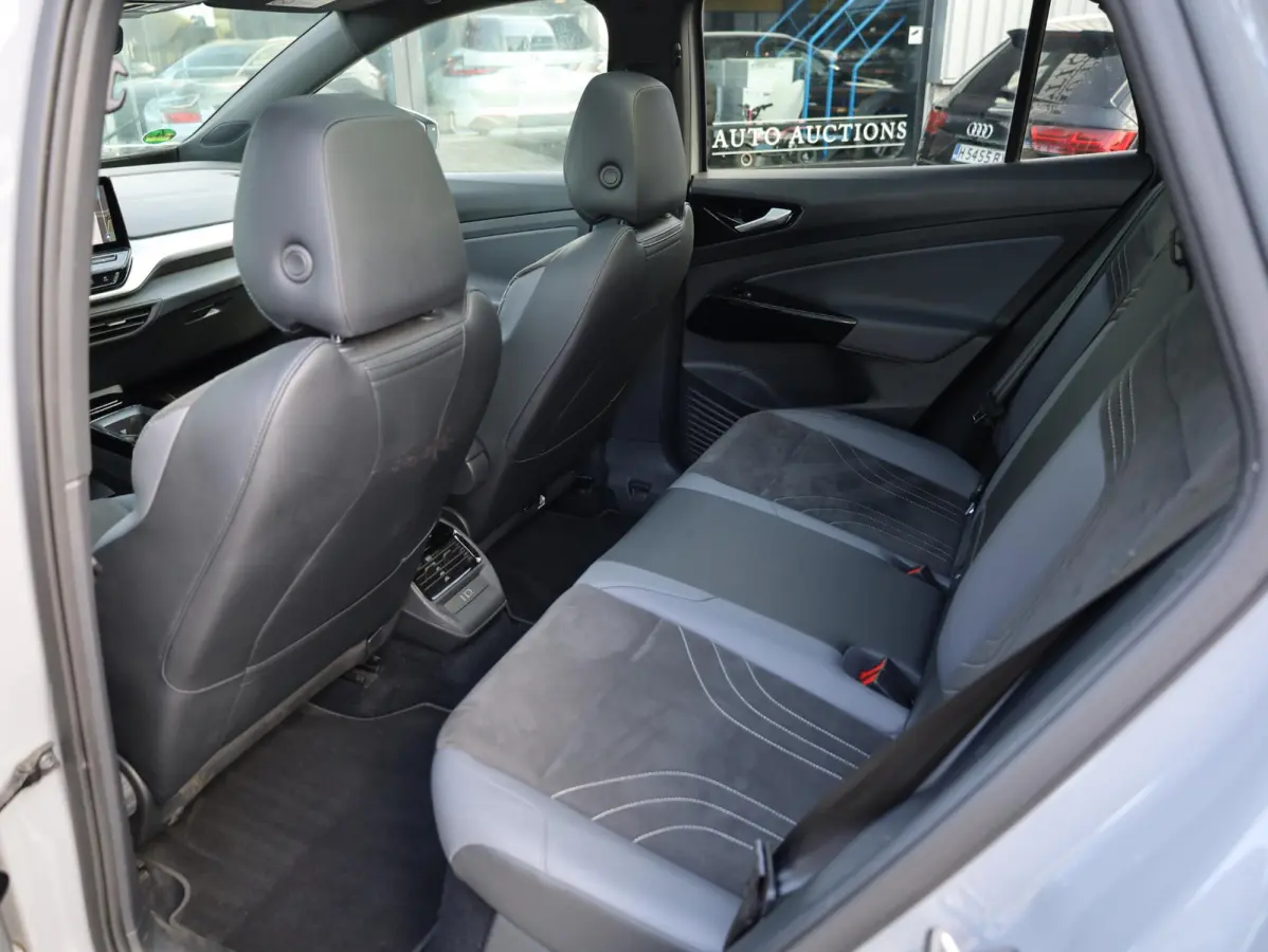 Pro 77 kWh 150KW | Panoramadak | Warmtepomp | 21"Inch | Matrix LED IQ Light | Stoel&Stuurverwarming | Trekhaak | Adaptive Cruise |