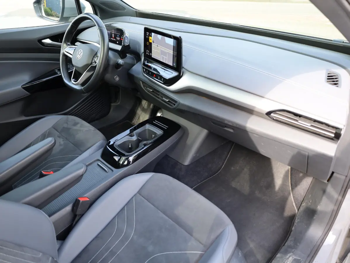 Pro 77 kWh 150KW | Panoramadak | Warmtepomp | 21"Inch | Matrix LED IQ Light | Stoel&Stuurverwarming | Trekhaak | Adaptive Cruise |