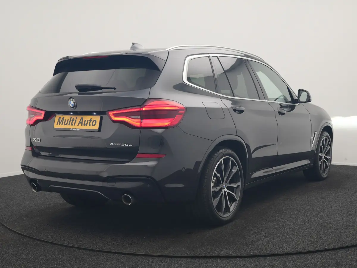 xDrive30e M Sport PHEV 293pk Dealer O.H. | Panodak | Adaptive Cruise | Head Up | 360 Camera | Harman / Kardon | Lederen Sportstoelen Ventilatie & Memory | Keyless | Blis | Stoelen & Stuur Ve