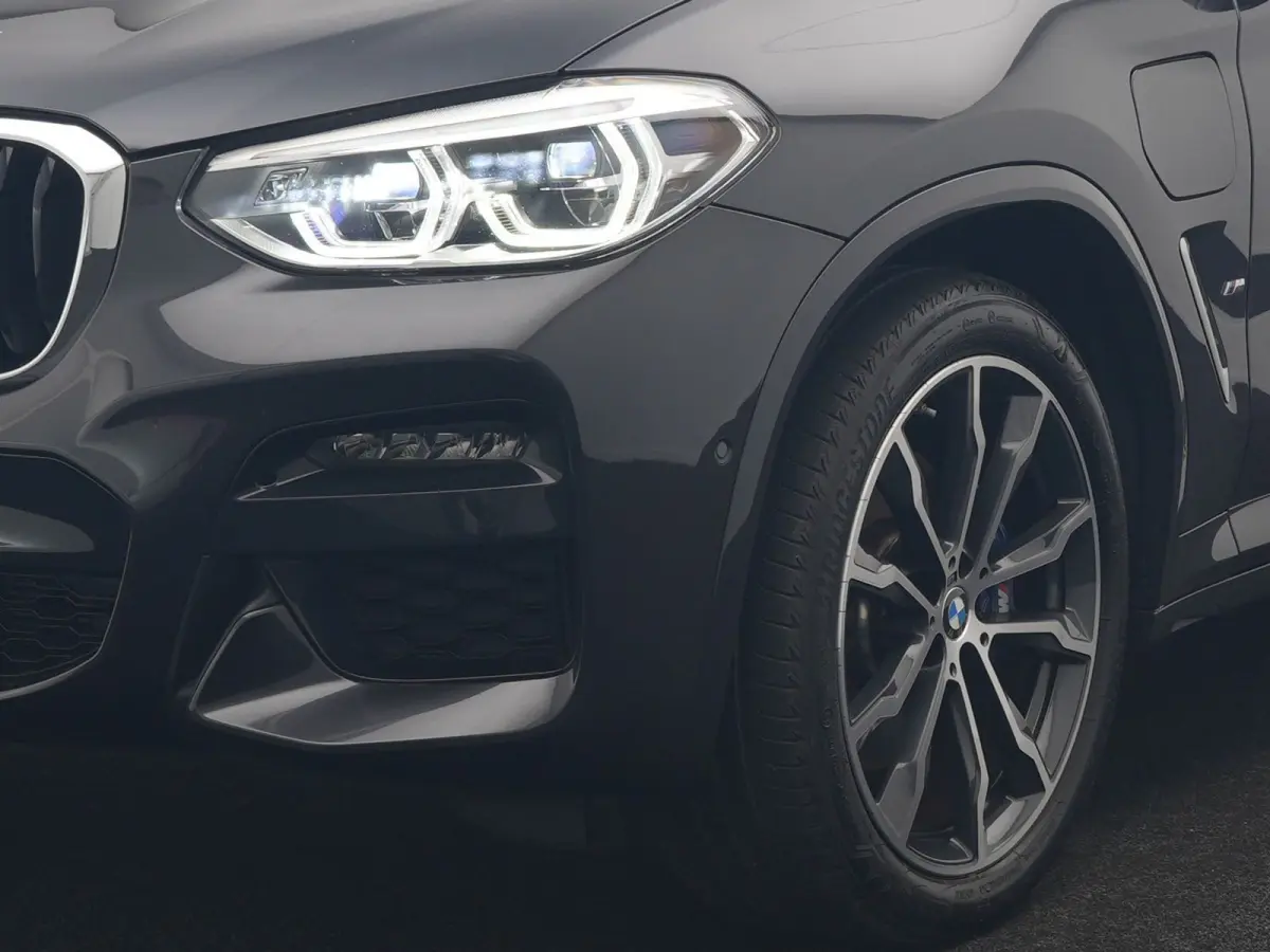 xDrive30e M Sport PHEV 293pk Dealer O.H. | Panodak | Adaptive Cruise | Head Up | 360 Camera | Harman / Kardon | Lederen Sportstoelen Ventilatie & Memory | Keyless | Blis | Stoelen & Stuur Ve