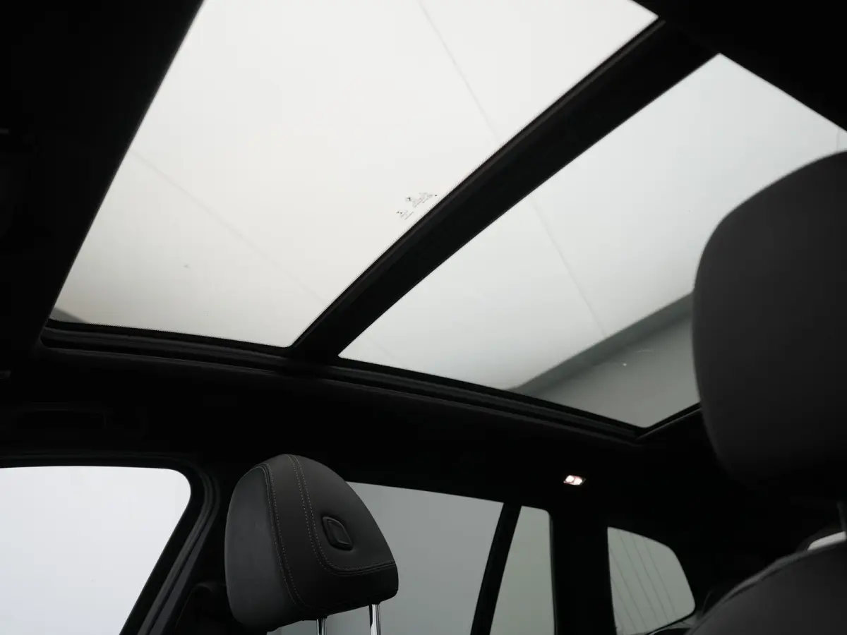 xDrive30e M Sport PHEV 293pk Dealer O.H. | Panodak | Adaptive Cruise | Head Up | 360 Camera | Harman / Kardon | Lederen Sportstoelen Ventilatie & Memory | Keyless | Blis | Stoelen & Stuur Ve