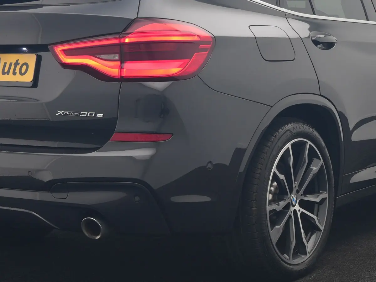 xDrive30e M Sport PHEV 293pk Dealer O.H. | Panodak | Adaptive Cruise | Head Up | 360 Camera | Harman / Kardon | Lederen Sportstoelen Ventilatie & Memory | Keyless | Blis | Stoelen & Stuur Ve