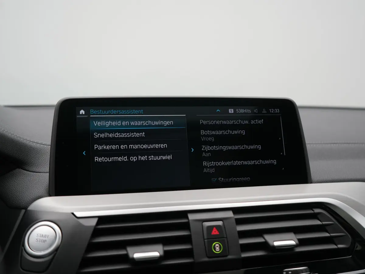 xDrive30e M Sport PHEV 293pk Dealer O.H. | Panodak | Adaptive Cruise | Head Up | 360 Camera | Harman / Kardon | Lederen Sportstoelen Ventilatie & Memory | Keyless | Blis | Stoelen & Stuur Ve