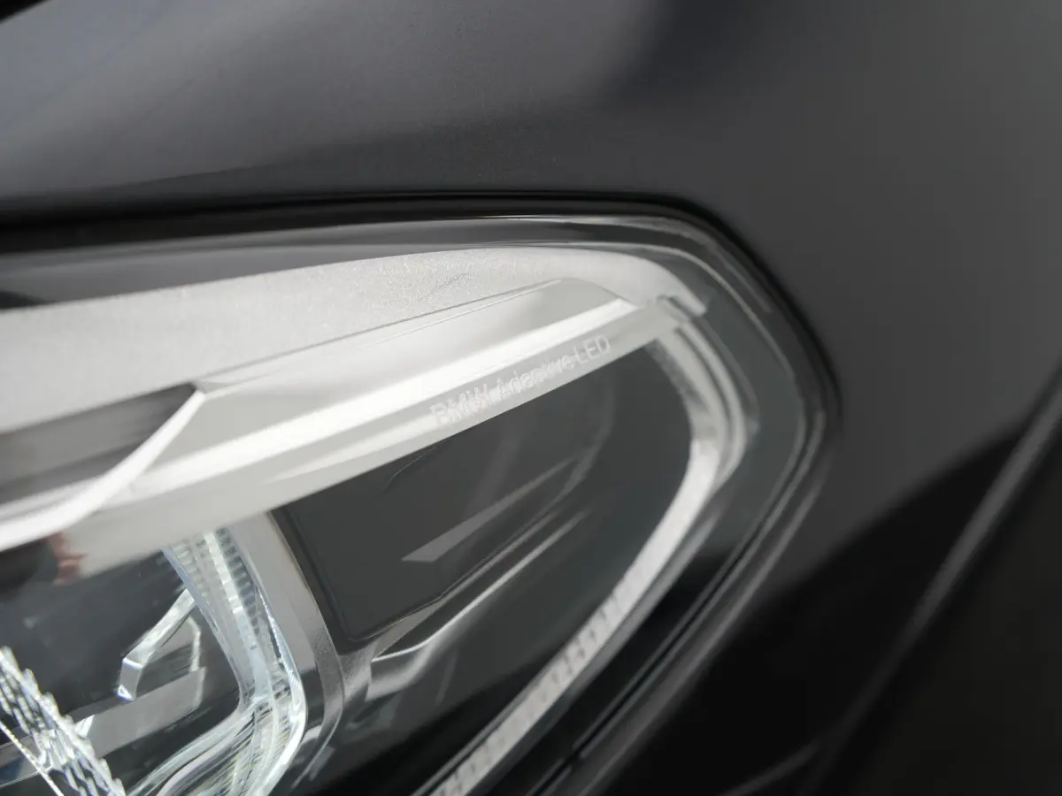 xDrive30e M Sport PHEV 293pk Dealer O.H. | Panodak | Adaptive Cruise | Head Up | 360 Camera | Harman / Kardon | Lederen Sportstoelen Ventilatie & Memory | Keyless | Blis | Stoelen & Stuur Ve