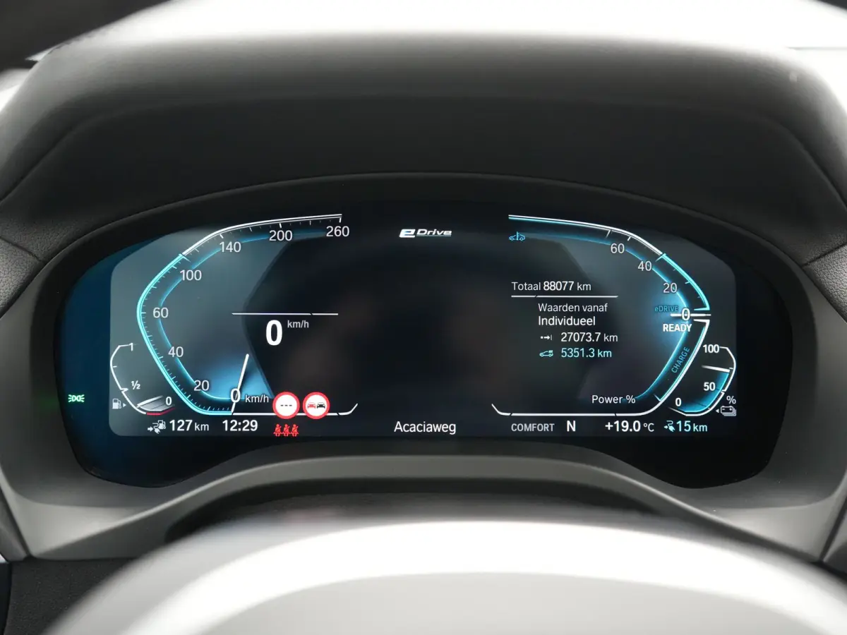 xDrive30e M Sport PHEV 293pk Dealer O.H. | Panodak | Adaptive Cruise | Head Up | 360 Camera | Harman / Kardon | Lederen Sportstoelen Ventilatie & Memory | Keyless | Blis | Stoelen & Stuur Ve