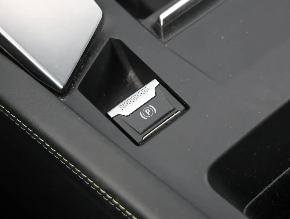 1.6 HYbrid 180 GT Pack Business 1e Eigenaar | FOCAL Hi-Fi | Trekhaak | Achterklep Handsfree | Stoelverwarming | Apple Carplay & Android Auto