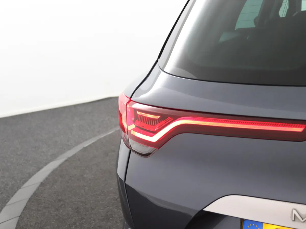 Plug-in Hybrid 160 Intens | Navigatie | Achteruitrijcamera |
