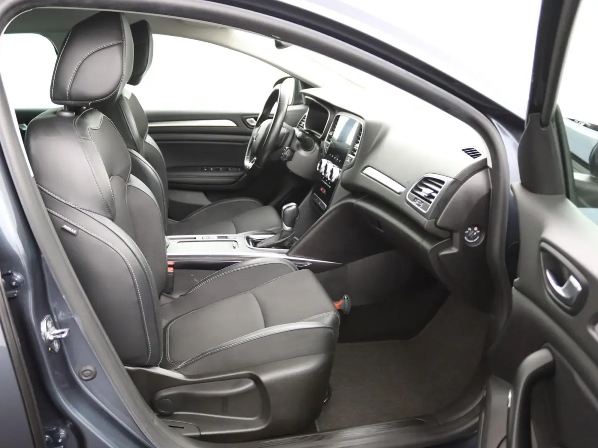 Plug-in Hybrid 160 Intens | Navigatie | Achteruitrijcamera |