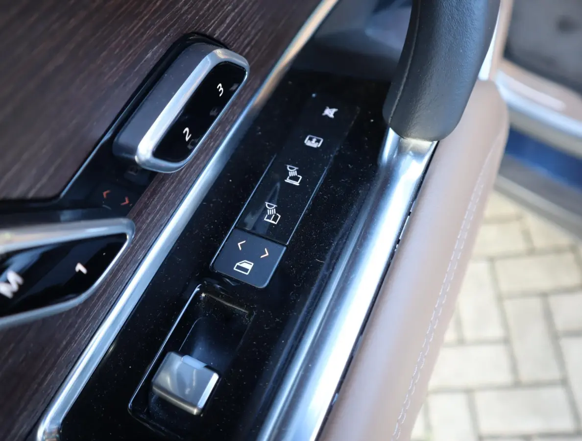 3.0 P510e Autobiography PHEV | Pano | Stoel en stuurverwarming | Memoty seats voor en achter | 360 camera | Trekhaak