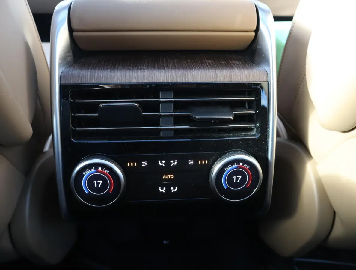 3.0 P510e Autobiography PHEV | Pano | Stoel en stuurverwarming | Memoty seats voor en achter | 360 camera | Trekhaak