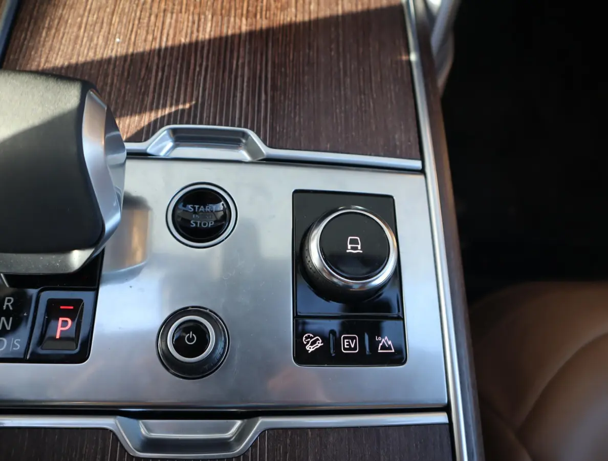 3.0 P510e Autobiography PHEV | Pano | Stoel en stuurverwarming | Memoty seats voor en achter | 360 camera | Trekhaak