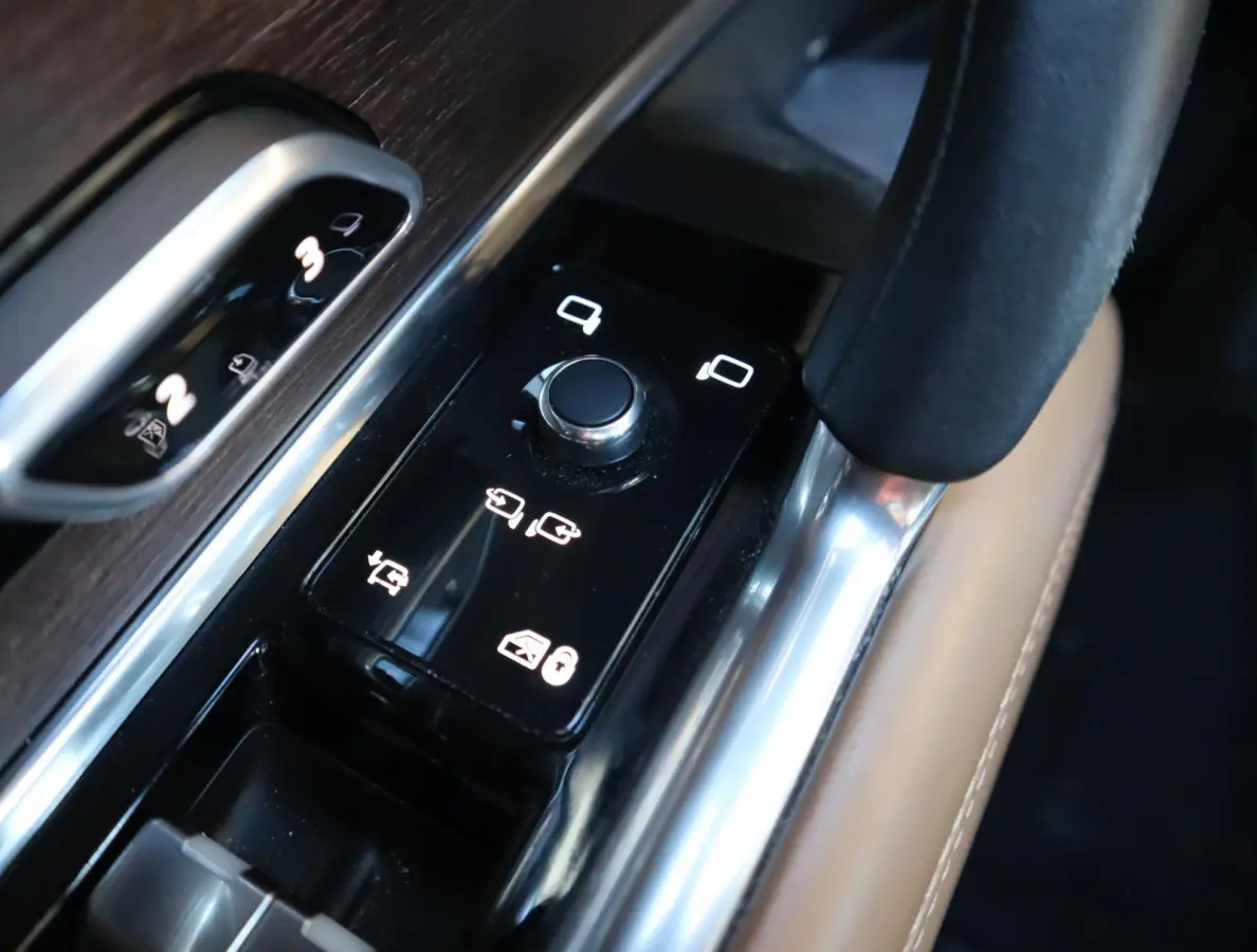 3.0 P510e Autobiography PHEV | Pano | Stoel en stuurverwarming | Memoty seats voor en achter | 360 camera | Trekhaak