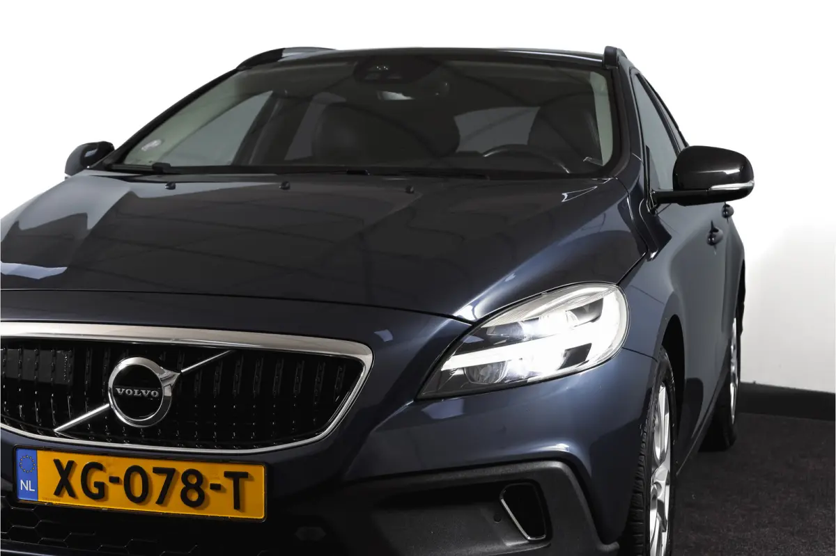 1.5 T3 150 PK Polar+ Luxury - Automaat Orig. NL | Panodak | Adapt. Cruise | Harman/Kardon | Stoelverw. | Standkachel | PDC | Camera | NAV | ECC | Afn.Trekhaak | LM 17" |