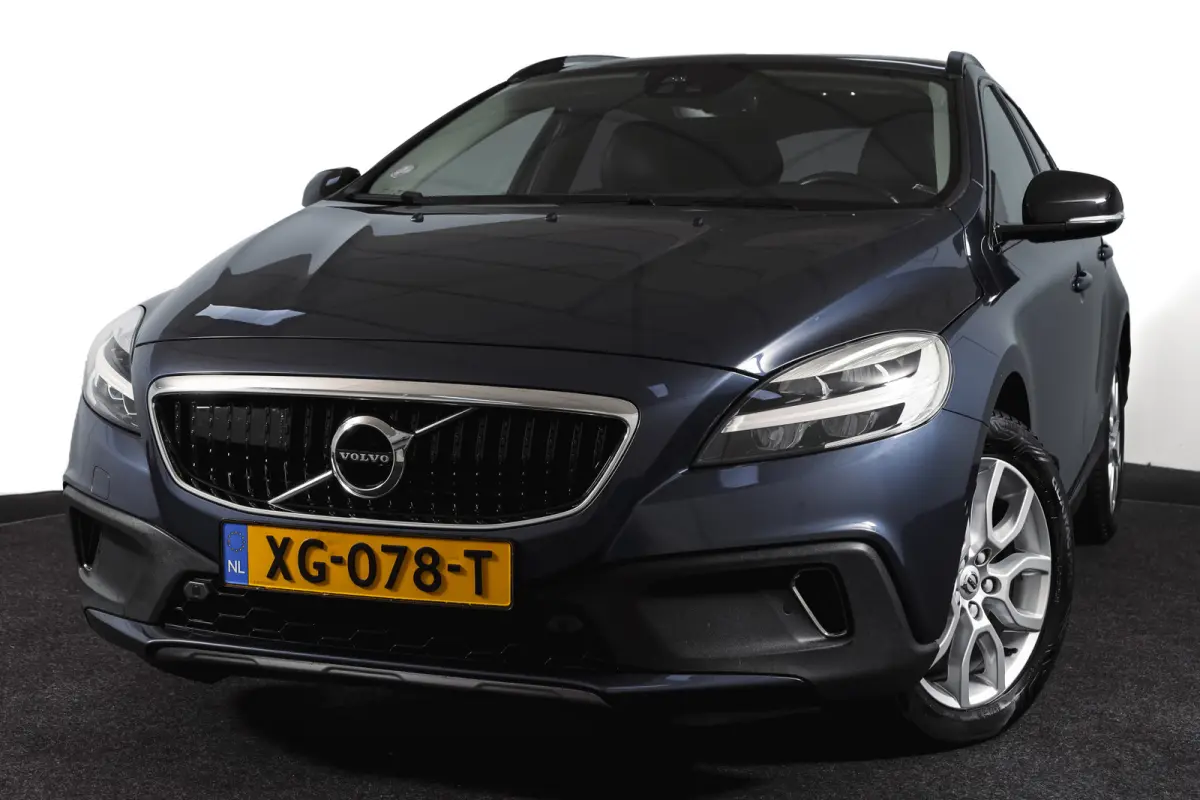 1.5 T3 150 PK Polar+ Luxury - Automaat Orig. NL | Panodak | Adapt. Cruise | Harman/Kardon | Stoelverw. | Standkachel | PDC | Camera | NAV | ECC | Afn.Trekhaak | LM 17" |