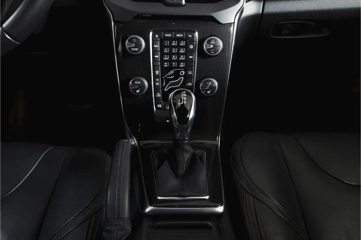 1.5 T3 150 PK Polar+ Luxury - Automaat Orig. NL | Panodak | Adapt. Cruise | Harman/Kardon | Stoelverw. | Standkachel | PDC | Camera | NAV | ECC | Afn.Trekhaak | LM 17" |