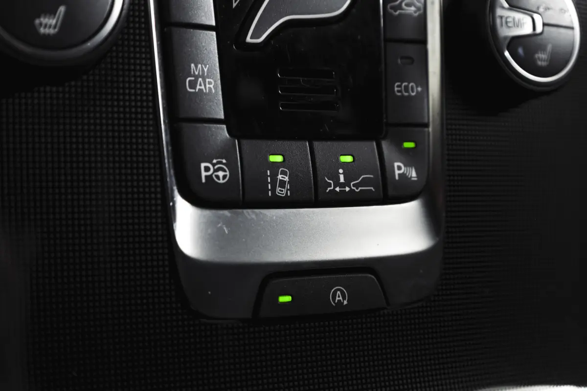 1.5 T3 150 PK Polar+ Luxury - Automaat Orig. NL | Panodak | Adapt. Cruise | Harman/Kardon | Stoelverw. | Standkachel | PDC | Camera | NAV | ECC | Afn.Trekhaak | LM 17" |