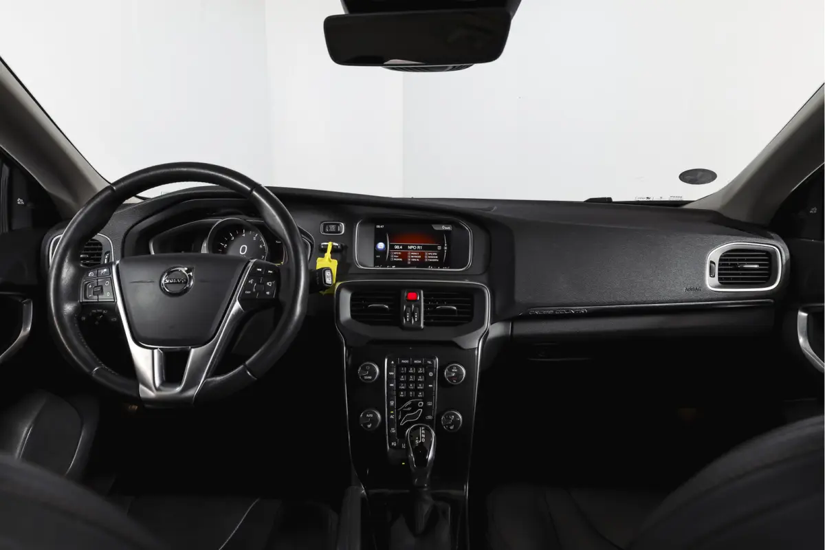1.5 T3 150 PK Polar+ Luxury - Automaat Orig. NL | Panodak | Adapt. Cruise | Harman/Kardon | Stoelverw. | Standkachel | PDC | Camera | NAV | ECC | Afn.Trekhaak | LM 17" |