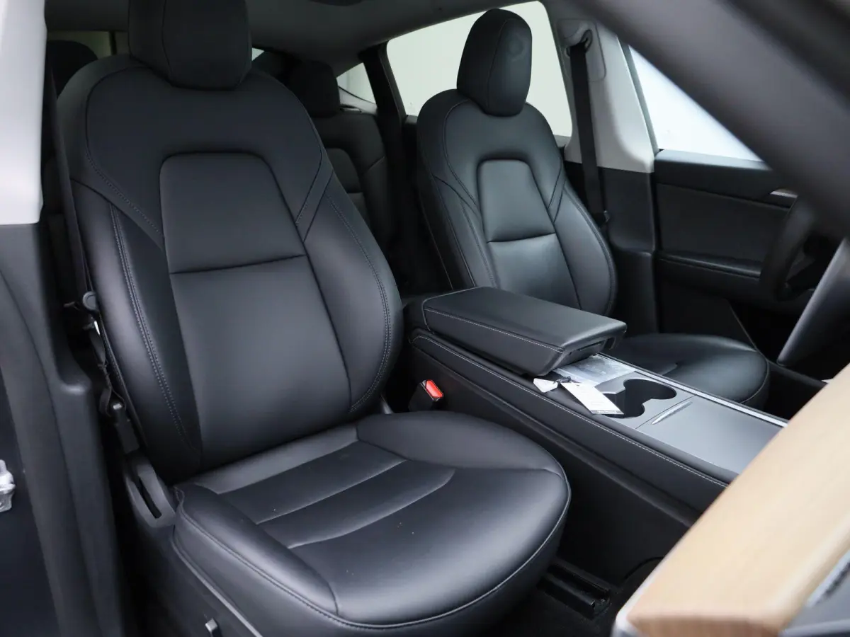 Long Range AWD 75 kWh | PANORAMADAK | APPLE CARPLAY | ANDROID AUTO | ACHTERUITRIJCAMERA | PARKEERSENSOREN | ELEKTRISCHE STOELEN | NAVGATIE | LED VERLICHTING | LICHTMETALEN VELGEN |