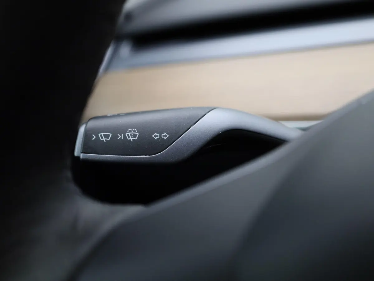 Long Range AWD 75 kWh | PANORAMADAK | APPLE CARPLAY | ANDROID AUTO | ACHTERUITRIJCAMERA | PARKEERSENSOREN | ELEKTRISCHE STOELEN | NAVGATIE | LED VERLICHTING | LICHTMETALEN VELGEN |