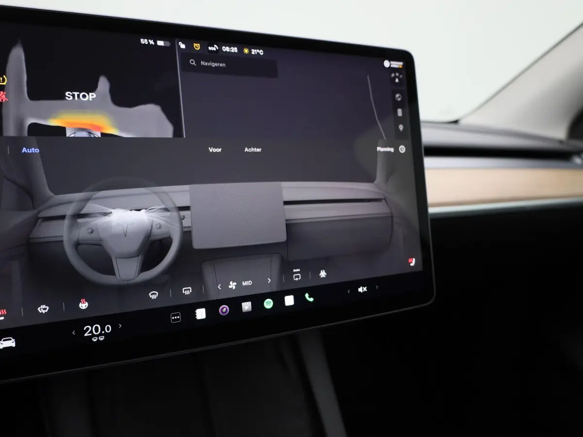 Long Range AWD 75 kWh | PANORAMADAK | APPLE CARPLAY | ANDROID AUTO | ACHTERUITRIJCAMERA | PARKEERSENSOREN | ELEKTRISCHE STOELEN | NAVGATIE | LED VERLICHTING | LICHTMETALEN VELGEN |