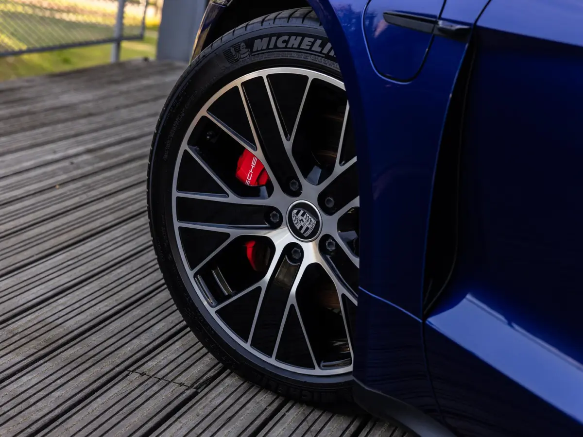 4S Performance 84 kWh | SOH 94% | SPORTCHRONO | PDLS + | PANORAMADAK | BOSE AUDIO | 18-WEG STOELEN | PASM LUCHTVERING | 360 CAMERA | KEYLESS | STOELVERWARMING VOOR EN ACHTER | BTW AUTO | GEN