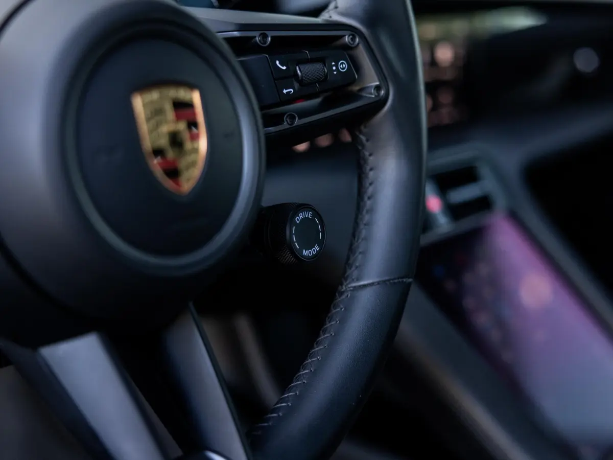 4S Performance 84 kWh | SOH 94% | SPORTCHRONO | PDLS + | PANORAMADAK | BOSE AUDIO | 18-WEG STOELEN | PASM LUCHTVERING | 360 CAMERA | KEYLESS | STOELVERWARMING VOOR EN ACHTER | BTW AUTO | GEN