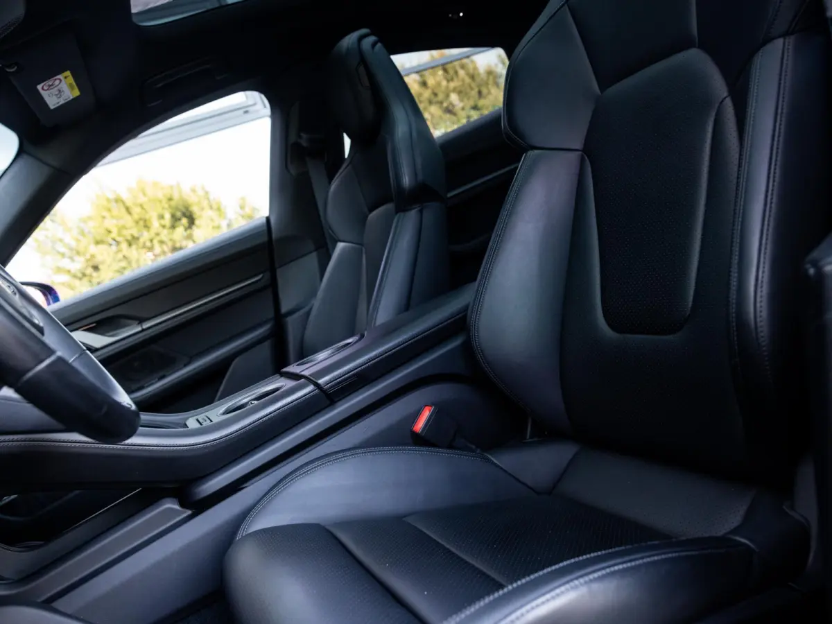 4S Performance 84 kWh | SOH 94% | SPORTCHRONO | PDLS + | PANORAMADAK | BOSE AUDIO | 18-WEG STOELEN | PASM LUCHTVERING | 360 CAMERA | KEYLESS | STOELVERWARMING VOOR EN ACHTER | BTW AUTO | GEN