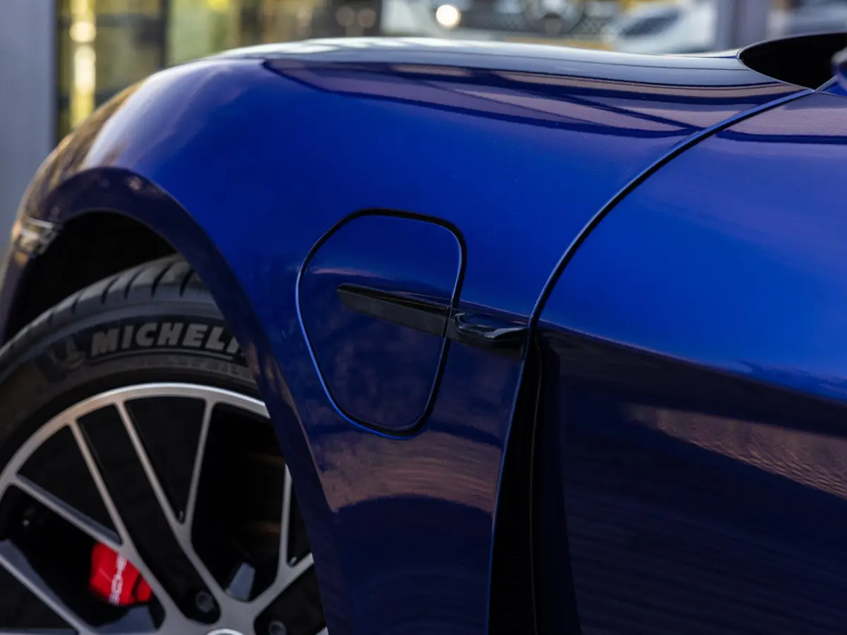 4S Performance 84 kWh | SOH 94% | SPORTCHRONO | PDLS + | PANORAMADAK | BOSE AUDIO | 18-WEG STOELEN | PASM LUCHTVERING | 360 CAMERA | KEYLESS | STOELVERWARMING VOOR EN ACHTER | BTW AUTO | GEN
